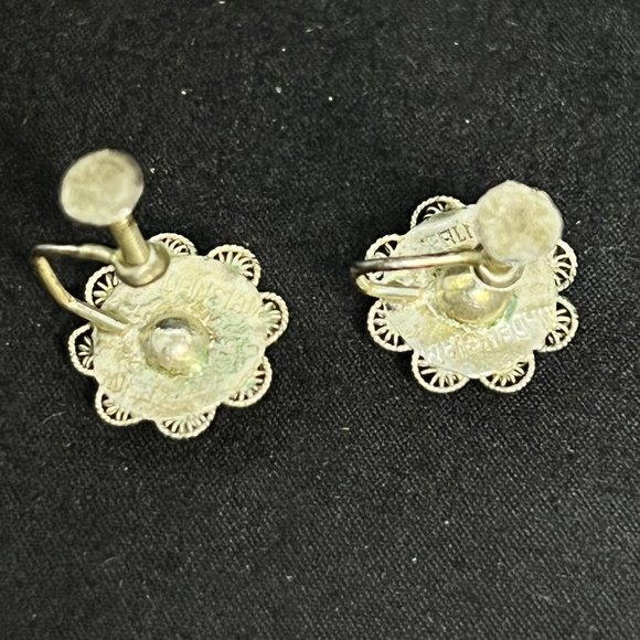 Vintage Siam Sterling Silver Flower Screw Back Earrings (3782) - Picture 4 of 5